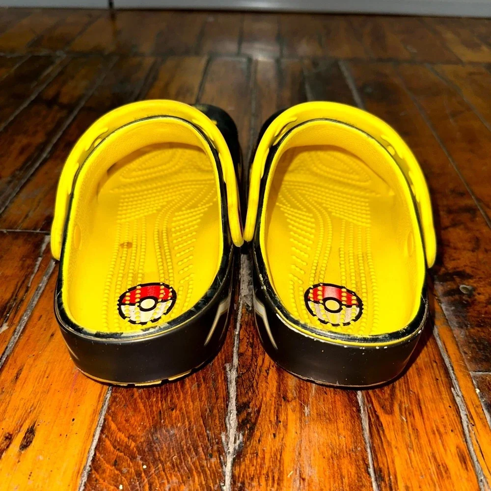 Crocs x Pokémon Pikachu Classic Clogs Toddler 2 Black Yellow Comfort Outdoor
